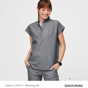 Figs scrub top, size small